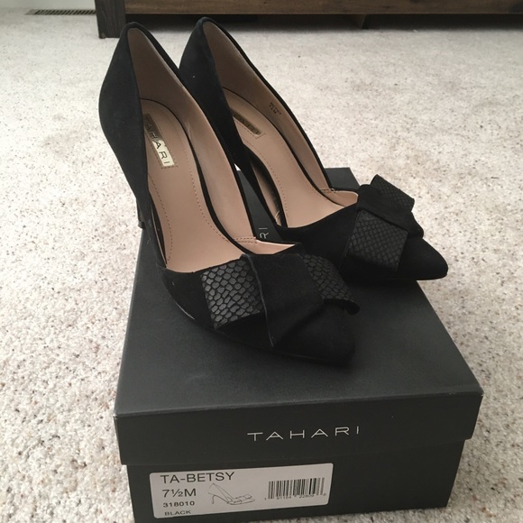 Tahari pointed toe-pump size 7.5 - Picture 2 of 8